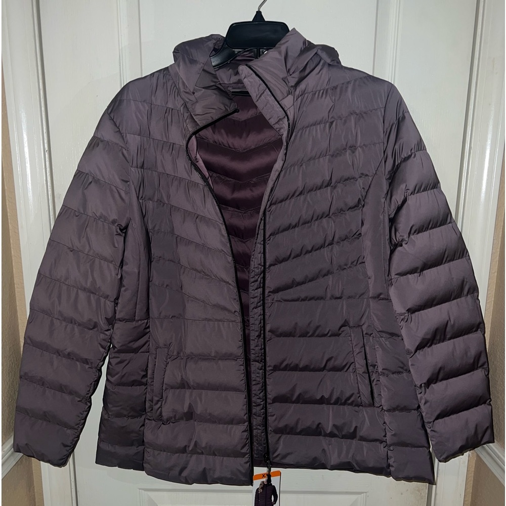 WOMEN'S ULTRA-LIGHT DOWN PACKABLE JACKET